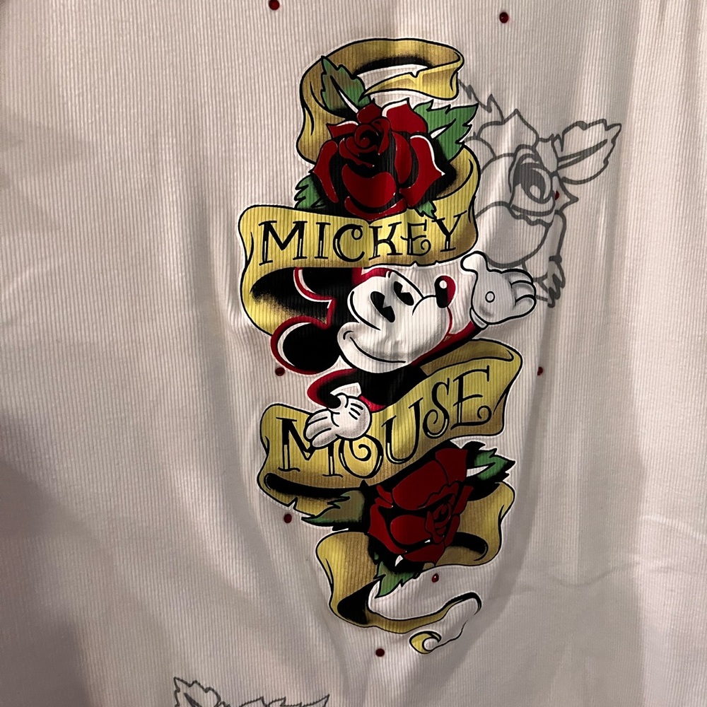 DISNEY White tank WITH Mickey mouse in the front. 3X